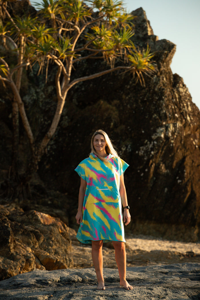 DT26 | 90s Spray Poncho Towel