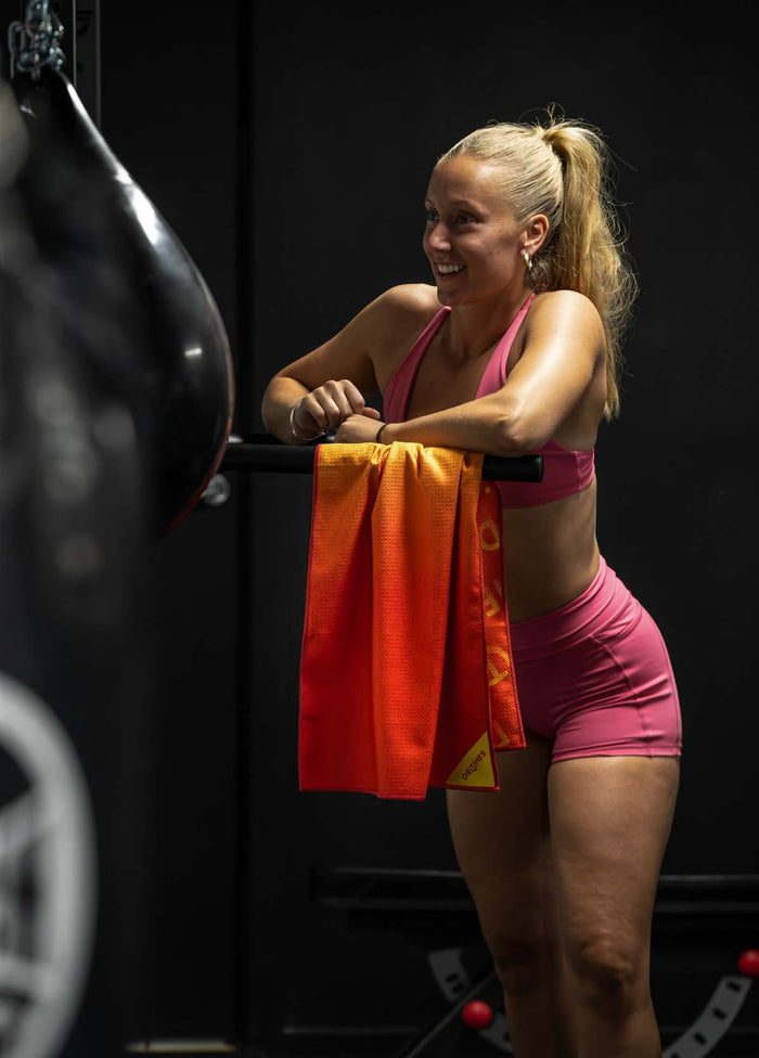DT26 | Sundown Fade Staple Sport Towel