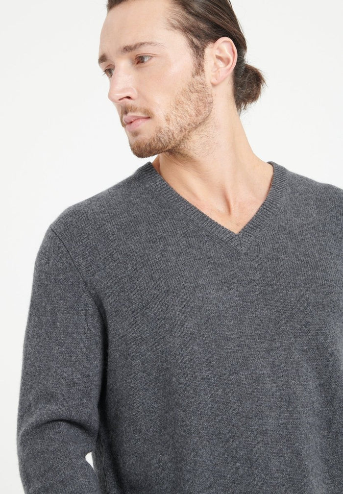 LUKE 13 Pull col V en cachemire 4 fils gris anthracite