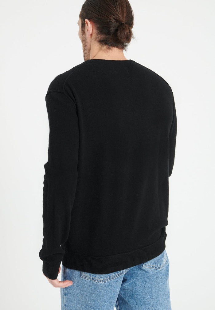 LUKE 11 Pull col V en cachemire noir