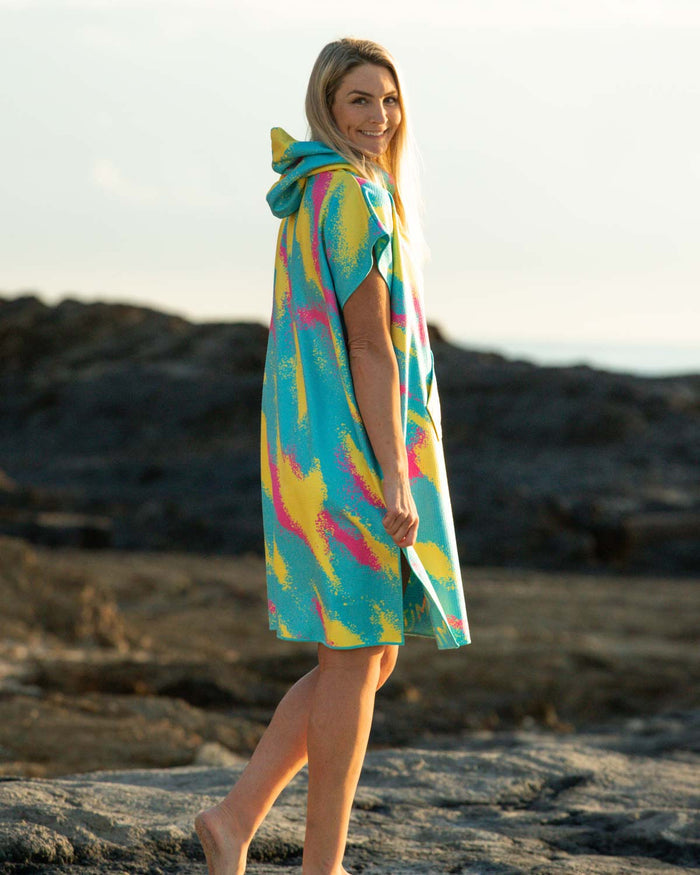 DT26 | 90s Spray Poncho Towel