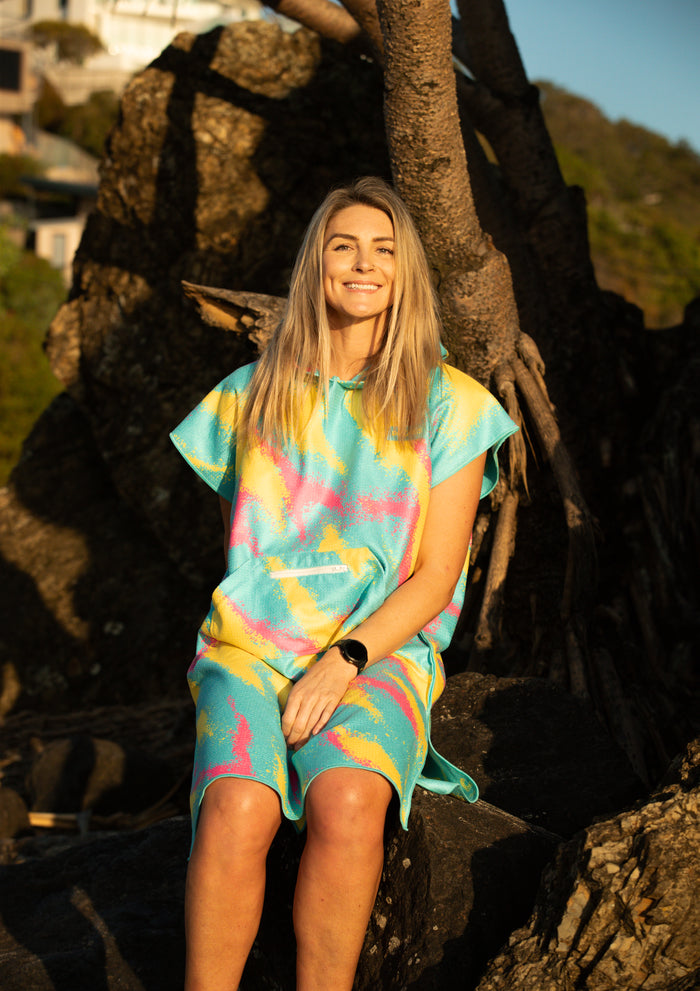 DT26 | 90s Spray Poncho Towel
