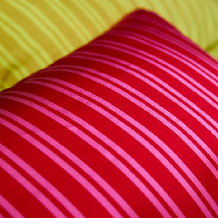 Taylor Silk Pillowcase - Scarlet